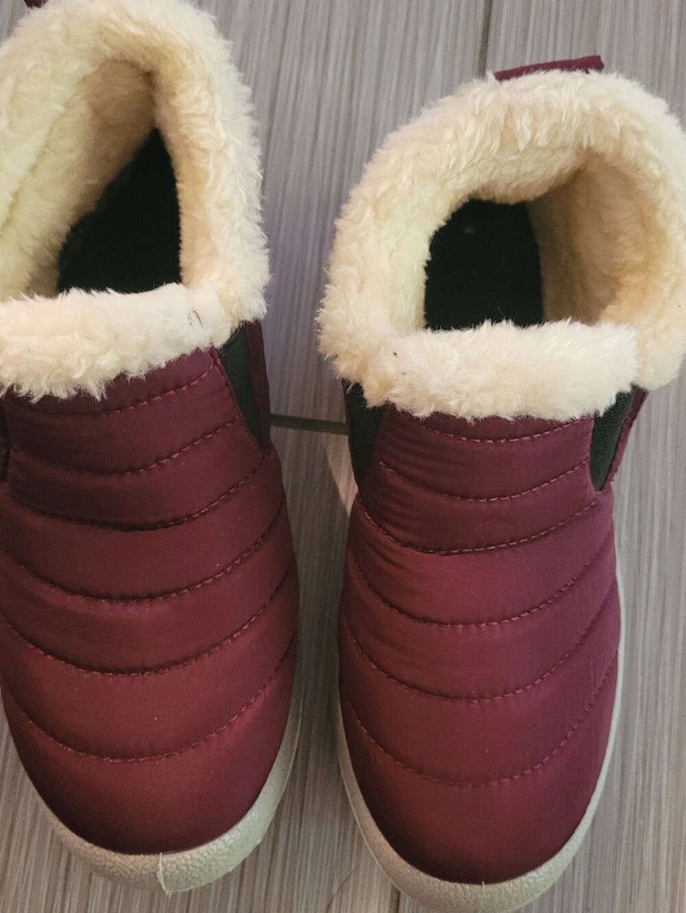 Quilted Burgundy Slip-On Winter Slippers with Cream Faux-Fur Lining